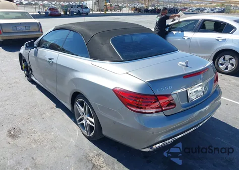 2014 Mercedes-Benz E 550 из США, поврежденный, VIN WDDKK7DF8EF258464